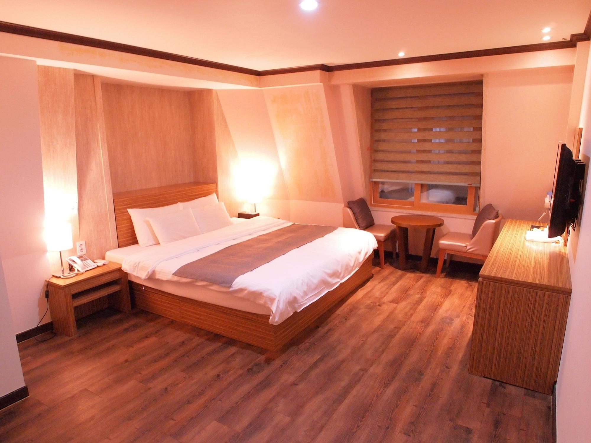 ג'גו Hotel Four Seasons מראה חיצוני תמונה